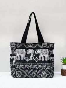 กระเป๋าผ้า Oxford ขนาดใหญ่สําหรับผู้หญิงกระเป๋าสะพายกันน้ําทันสมัยพร้อมซิปปิดและการออกแบบที่ไม่มีสายหนังนุ่ม