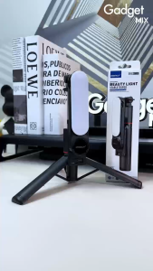 GadgetMIX Diginut DT-08 Beauty Light Aluminum Alloy Telescopic Selfie Stick with Adjustable Height Detachable Fill Light