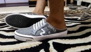 Sepatu Sandal Selop Sneakers Distro Kasual Pria DBEZ STN01K Sendal Selop Slip On Cowok Cewek