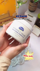 Kem dưỡng ẩm da mềm mịn Redwin Vitamin E Cream 330g