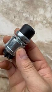 Núm bấm còi bọc đầu cao su thân thép núm còi ô tô