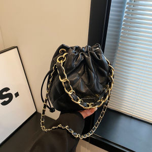 Fashionable Bucket Bag Womens New Style 2025 Autumn Winter Diamond Grid All-Match Crossbody Bag Korean Style Soft Surface