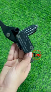 แม่ปั้มเบรคบน ขวา HONDA CBR150 CBR150r CBR150i ฮอนด้า ซีบีอาร์150 ทุกรุ่น ปั้มบนมือเบรค ปั้มดิสบน ปั้มดิสเบรค ปั้มบนเดิมข้างขวา สีดำ ปั๊มดิสเบรคบน