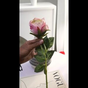 High Quality Bunga Mawar Palsu/Bunga Artificial Mawar Mirip Asli/Bunga Dekorasi/Buket Bunga/Bunga Wisuda