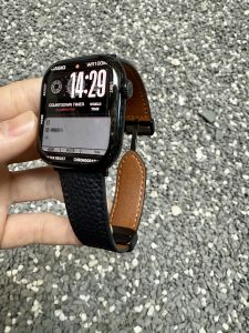 Suitable for Iwatch8 Strap Genuine Leather Lychee Pattern Magnetic Suction Foldable Buckle Apple Watch9/7 Niche Style Classy Leather Apple Watch 40/41/44/45mm Womens Fall and Winter Fancy Stylish