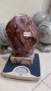 Đá trụ đá cây đá trấn trạch màu đỏ đô cao 35 cm nặng 15 kg cả đế đá