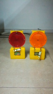 Solar Blinker Warning Traffic Light LED Light Barricade Light