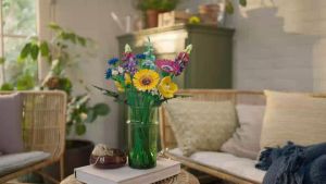 LEGO Icons 10313 Wildflower Bouquet Building Set (939 Pieces) Mainan Susunan Balok (18 Tahun+)