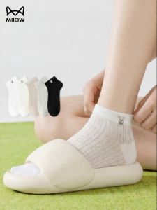 MiiOW | Cute Cartoon Bear Thin Breathable Sweat-absorbing Women Socks White Short