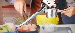 KHUÔN LÀM BÁNH CANH BÁNH LỌT LÀM BÚN KHUÔN ÉP RAU CỦ LÀM NÔM  GỎI NGHIỀN KHOAI TÂY...