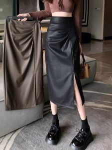 กระโปรงสั้นหนัง PU ทรงหลวมเอวสูง สำหรับผู้หญิง ฤดูใบไม้ร่วง/ฤดูหนาว ไซส์ใหญ่ สไตล์ย้อนยุค กระโปรงทรงเอยาวปานกลาง