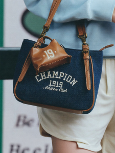 Champion | Túi Đeo Chéo Đi Làm Cổ Điển Mới Thu