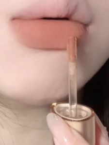Matte Lip Glaze Cheese Lipstick Low Saturation Natural Look Whitening Effect for Students Makeup Bag Storage Organizer