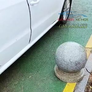 Bộ 2 Chi Tiết Miếng Dán Silicon Chống Va Đập Góc Xe Cửa Ô Tô