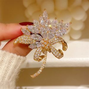 Gold Plated Zircon Leaf Brooch Pin Womens Business Suit Coat Jacket Flower Shaped Clothing Accessories Gift