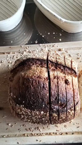 ขนมปังซาวโดว์โอ๊ตน้ำผึ้ง ขนาด 600 กรัม  (600 g Oatmeal honey Sourdough Bread)