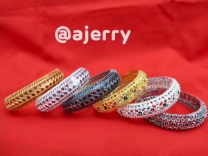 กำไลข้อมือลงยา ลายไทยสวยๆ ประดับชุดผ้าซินผ้าถุง สินค้าพร้อมส่งจากไทย