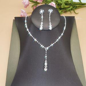 New 2021 Bridal Gown Jewelry Accessory Simple Sparkling Zircon Diamond Necklace Earrings Studs Box Included Fashionable Wedding