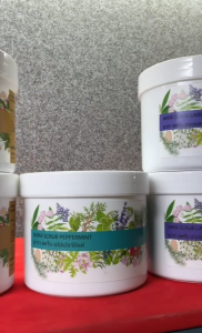 สครับมือเท้าให้ผิวสวยขึ้นในไม่กี่วัน ผิวนุ่มชุ่มชื่น กลิ่นหอม กลิ่นเฟรซๆ สะอาด เย็นๆ สบายๆ ลองแล้วจะรู้สึกผ่อนคลาย ขจัด