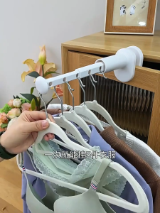 Travel Drying Rack Portable Indoor Folding Hanger Rack No Punching and Retractable Clothes Drying Rack Tool 旅行衣挂