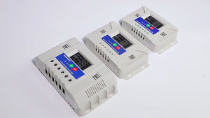 💥0 electricity bill💥 60A/30A/20A Solar Charge Controller 12V/24V LCD display and four USB ports Waterproof and lightning protection ABS material Circuit protection Solar Panel solar charger controller Controller Regulator