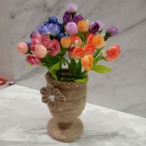 Fas bunga daur ulang botol plastik.