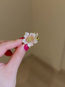 LYNNROMAN | Bee and Flower Zircon Brooch