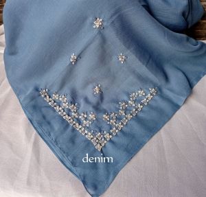 HIJAB SEGIEMPAT SULAM SAKURA BAHAN PARIS/MUSLIM SQUARE