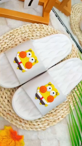 รองเท้าแตะแฟชั่นน่ารักๆ รองเท้าแตะสวมใส่สบายเท้า น้ำหนักเบา ลายน้องการ์ตูนน่ารักๆ