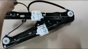 BMW E90 3 SERIES 2005 POWER WINDOW MOTOR REGULATOR GEAR TINGKAP CERMIN NAIK TURUN BRAKET PINTU LIFT GEAR DOOR GEAR MOTOR