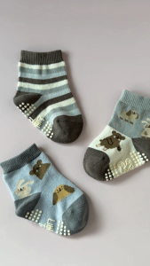 ถุงเท้าเด็ก ไร้ตะเข็บ Little Toe LT25-04 (แพ๊ค 3 คู่)