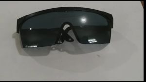 Kacamata Safety Kotak Hitam Terang pelindung mata