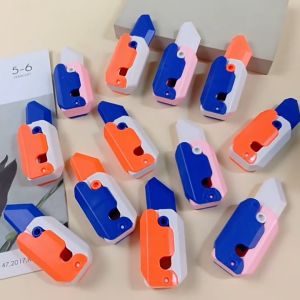 3D Gravity Carrot Knife Model Toy Noctilucent Decompression Push Card Small Decompression Toy Stress Relief Toys Birthday Gifts For Kids 重力萝卜刀