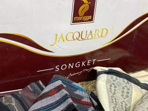 Kain pelikat mangga songket jacquard kotak putih
