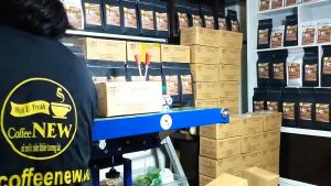 Cà Phê Robusta (Gói 1000gr) - Rang Mộc Nguyên Chất - Pha Máy Hoặc Pha Phin - Thơm Thanh Thoát - Thể Chất Vừa - Hậu Đậm Vị Đắng - Coffee New