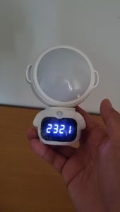 Đồng hồ xem giờ kết hợp đèn ngủ thông minh điều khiển từ xa ánh sáng ba màu có thể tăng giảm độ sáng pin sạc 300mA