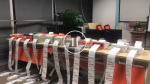 กระดาษสติ๊กเกอร์ความร้อน 100x150mm (4000แผ่น)แบบพับ 8พับ ปริ้นง่าย ตัวอักษรคมชัด ส่งไวที่สุด สติ๊กเกอร์กระดาษความร้อน สติ๊กเกอร์บาร์โค้ด ปริ้นใบปะหน้า ลาเบล สติ๊กเกอร์