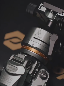 Fotopro ต้นกำเนิดคาร์บอนไฟเบอร์ขาตั้งกล้อง ขาโปรไฟล์ 60 นิ้วขาตั้งกล้องท่องเที่ยวแบบพกพา ขาตั้งกล้องหนักมืออาชีพโหลดสูงสุด 33 ปอนด์พร้อมถุงกันสภาพอากาศหัวบอลขนาดให