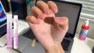 EELHOE Armor Essence Pen: Nourishes and strengthens nail surfaces improves brittle nails repairs hangnails and is a convenient nail care pen 3.5ml