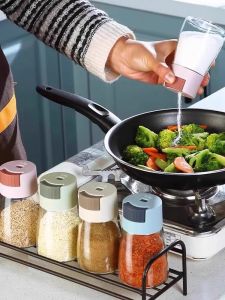 Quantitative Control Salt Bottle Seasoning Containers Sealed Cans Moisture-Proof Salt Control Spice Jar For Home Kitchen Seasoning Bottle Combination Suit