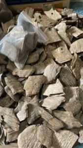 Trầm Hương Hầu Và Trầm Dăm - Trầm hương miếng xông nhà trầm Đại Lộc - Quảng Nam -Tặng 5 viên thang khi mua từ 20g)