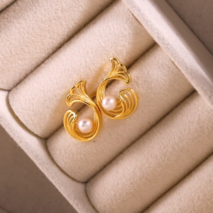 Chow Sang Sang 周生生 MINTYGREEN Taffy 999.9 Pure Gold Earrings 95140E