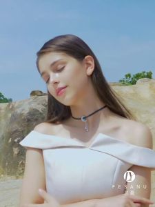 FESANU | Luxurious and Exclusive Crystal Necklace