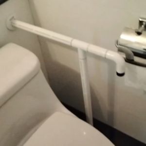 ราวจับห้องน้ำเรืองแสง T แสตนเลส 304 หุ้มพลาสติก ABS ชุดของ BKY