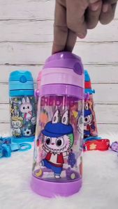 [ พร้อมส่ง ] LABUBU ขวดน้ำเด็ก กระบอกน้ำเด็กลายลาบูบู้ ปริมาณ 500 มล. มี 4 สี พร้อมหลอด+สายสะพาย