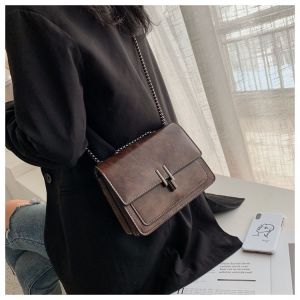 Fashionable Retro Chain Link Womens Shoulder Bag Versatile Small Square Bag Casual Crossbody Bag Soft PU Leather Zipper Closure