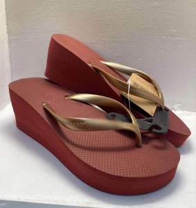 HIGH WEDGE SANDAL WINERED METALLIC STRAP 2.5 inches heel/6cm heel