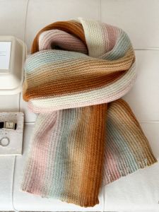 Nuoji Rainbow Gradient Knitting Scarf Female Autumn and Winter Thickening Warm Shawl K-style Couple Student Cute Scarf