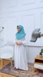 Kiswah (M) - Kerudung Pinguin Hamidah Jersey Hijab Instan Size M