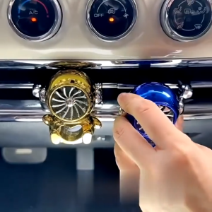 Universal Car Vent Freshener Car Air Freshener Clip Fan Car Perfume Astronaut Pewangi Kereta